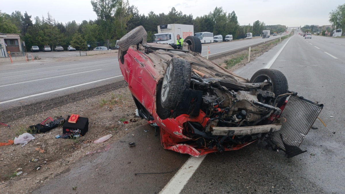 Ankara'da düğün kavgasında ismi geçen damat trafik kazasında yaralandı.