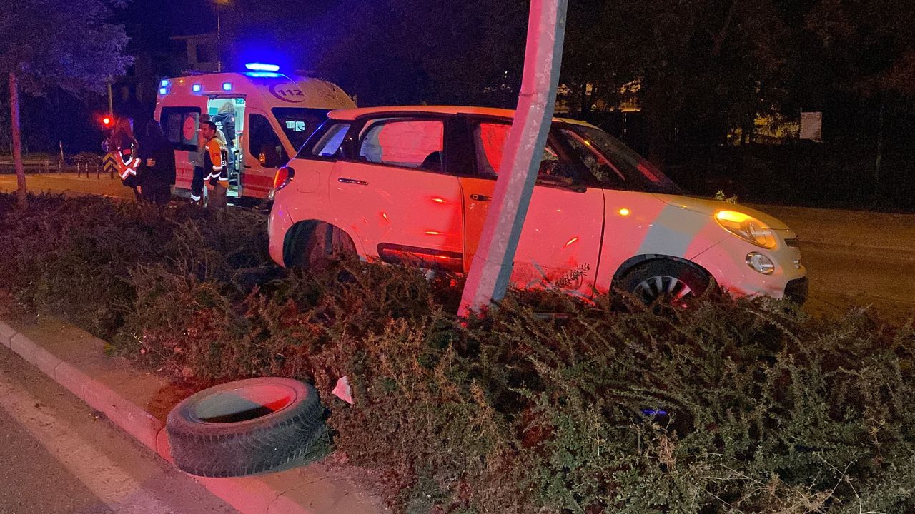 Eskişehir'de tuhaf bir olay! Sürücü aracını ve yaralı yolcularını terk ederek kaçtı.