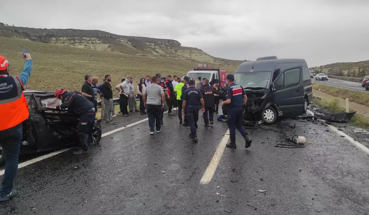 Nevşehir'de Kaza: 10 Yaralı, 3'ü Ciddi