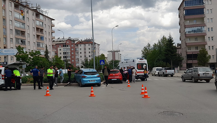 Seydişehir'de trafik kazasında 2 kişi yaralı oldu.