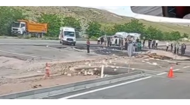 Trafik Kazası Çankırı'da İnandık Köyü'nde 1 Kişi Hayatını Kaybetti, 3 Kişi Yaralandı.