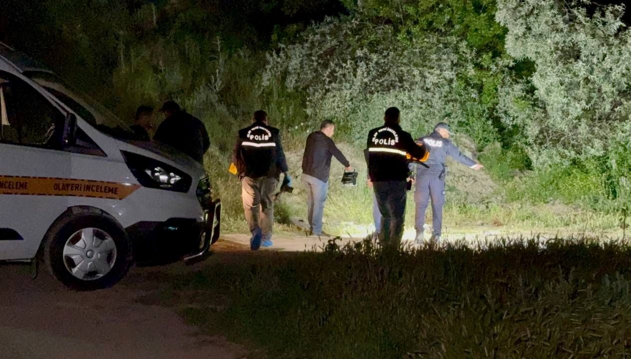 Kaza ihbarına giden polis, darp edilen kadının hayatını kaybettiğini keşfetti.