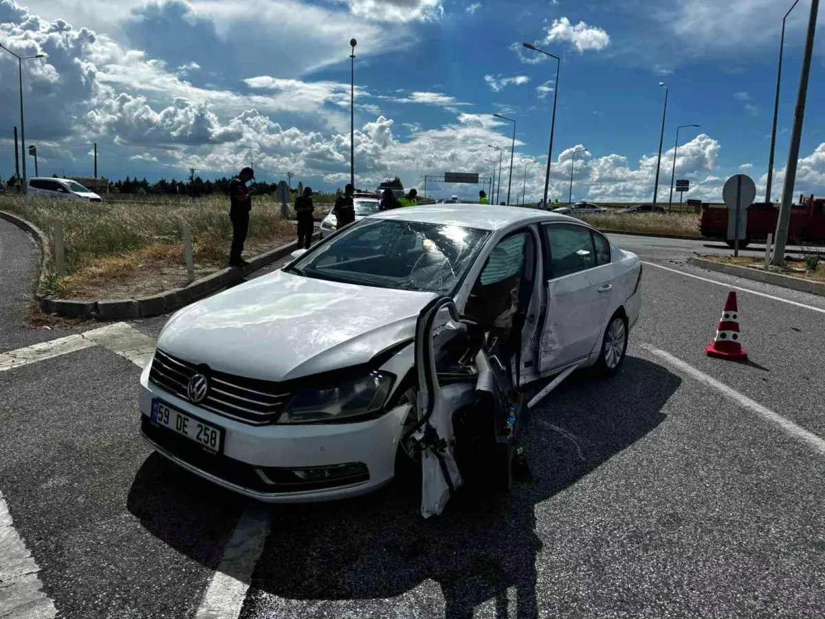Kırklareli'nde Trafik Kazası: 3 Kişi Yaralandı