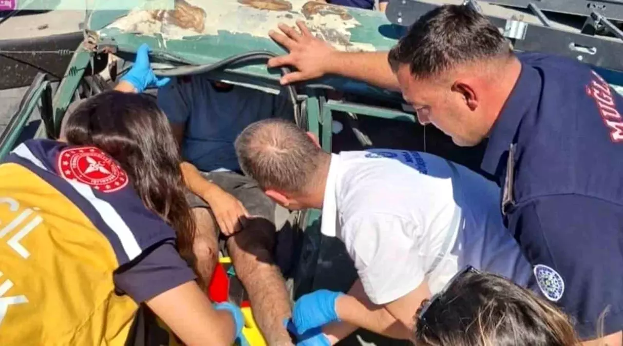 Ortaca'da Kaza Sonucu Sıkışan Kişi Kurtarıldı