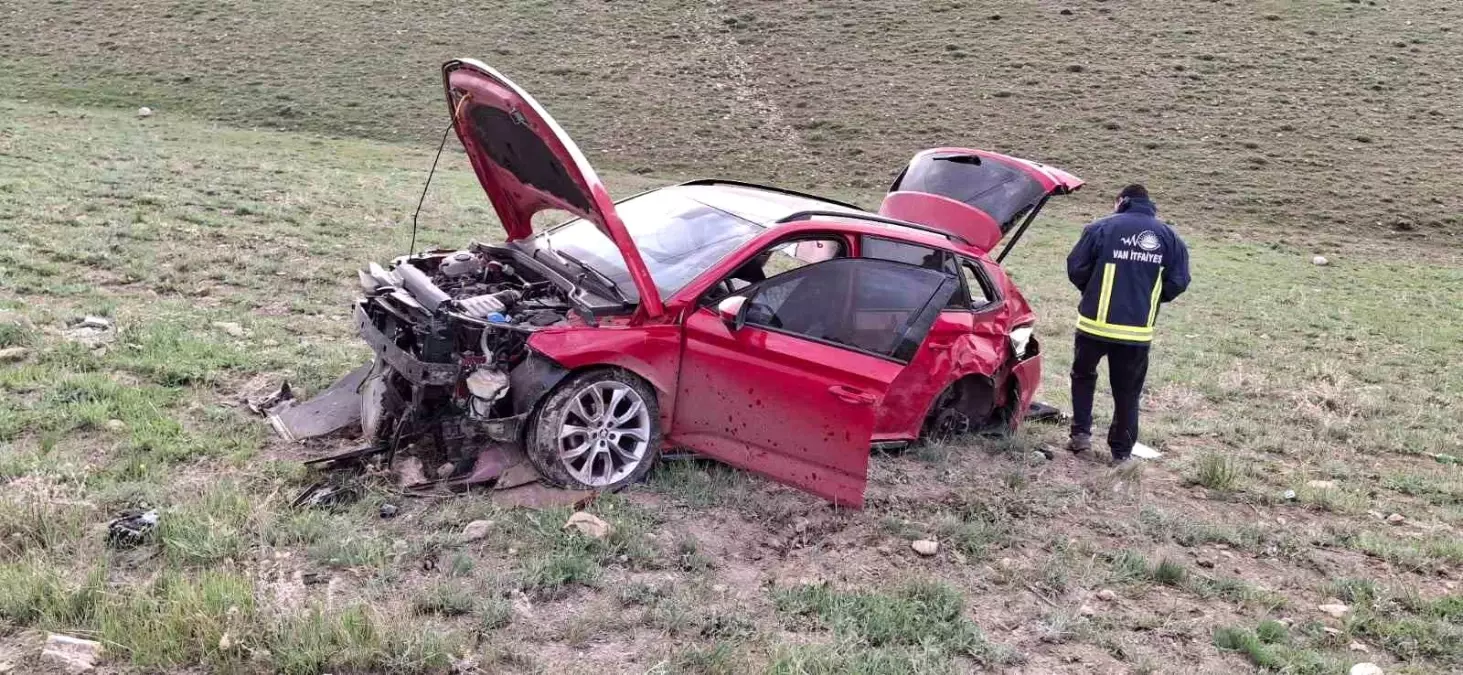 Van'da Otomobil Uçurumdan Düştü: Trafik Kazası