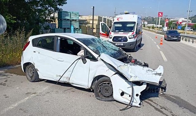 Çanakkale'de kaza: 2 kişi hafif yaralı