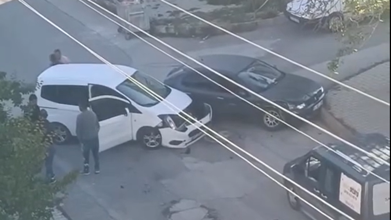 Niğde Ilıhanlı'da 2 araç kaza yaptı.