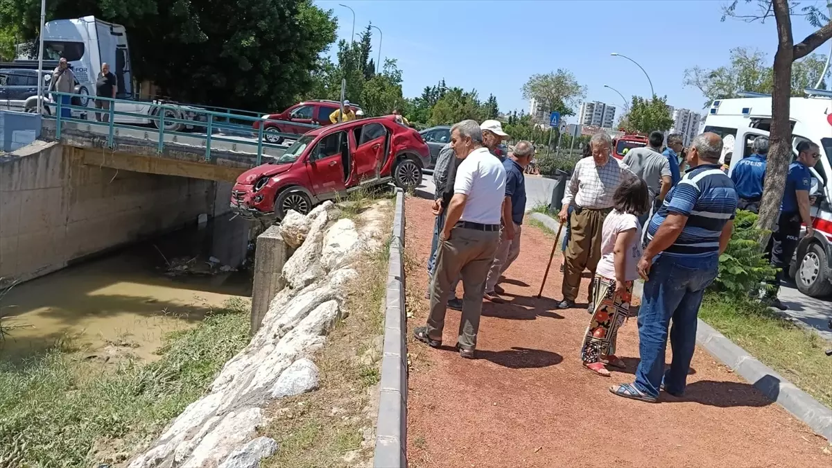 Tarsus'ta Kaza: 3 Kişi Yaralandı