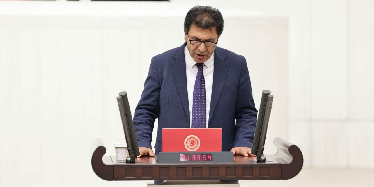 DEM Parti Van Milletvekili Dindar trafik kazası yaşadı.