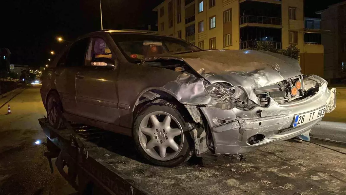 Eskişehir'de kaza sonucu 4 kişi yaralandı.
