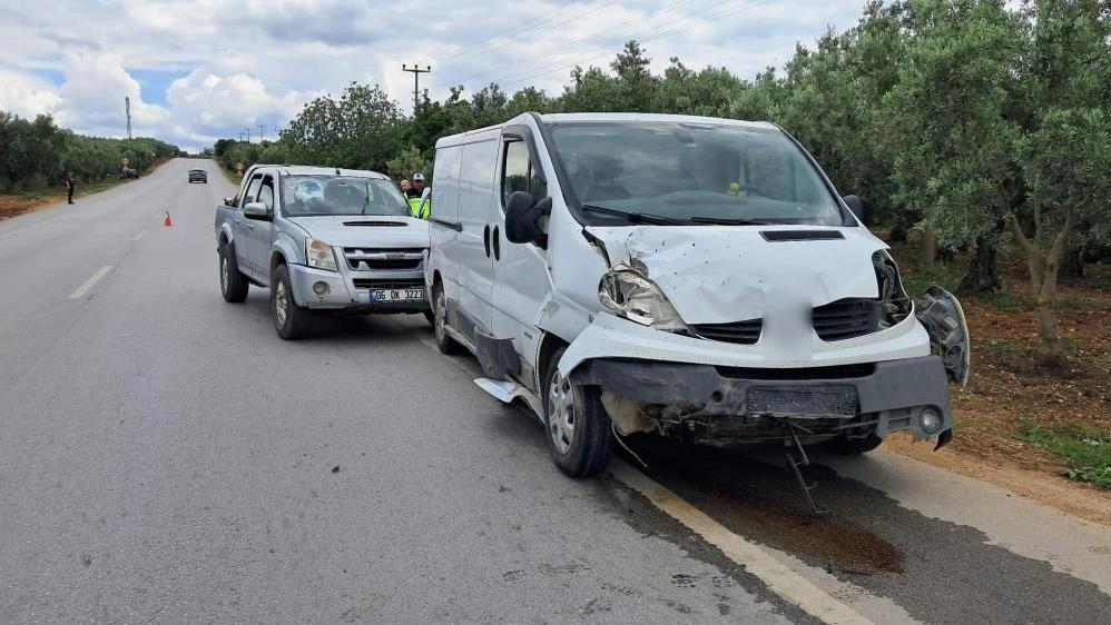 Kaza sonucu Bursa'da 2 kişi yaralandı.