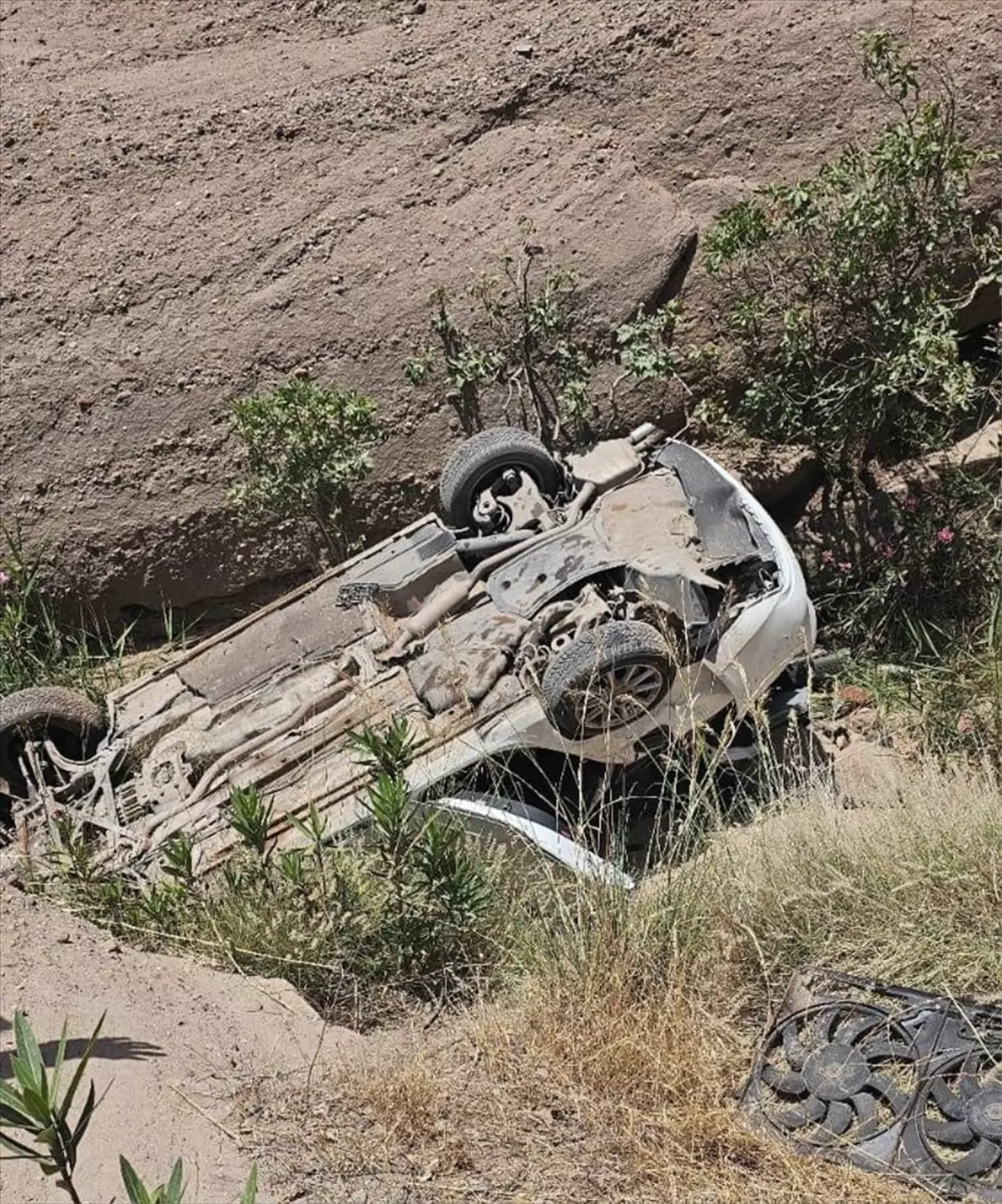 Silopi'de Trafik Kazasında Bir Kişi Hayatını Kaybetti, Üç Kişi Yaralandı.
