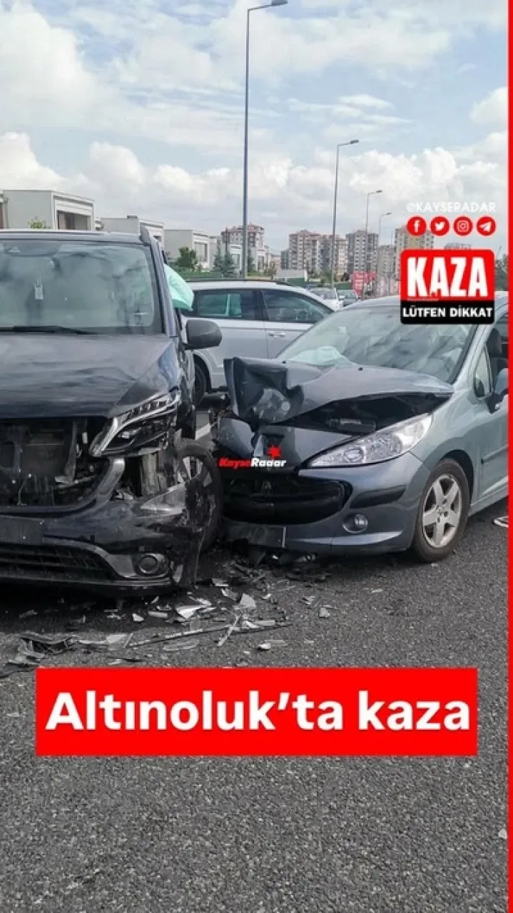 Altınoluk'ta trafik kazası meydana geldi, yaralılar var.
