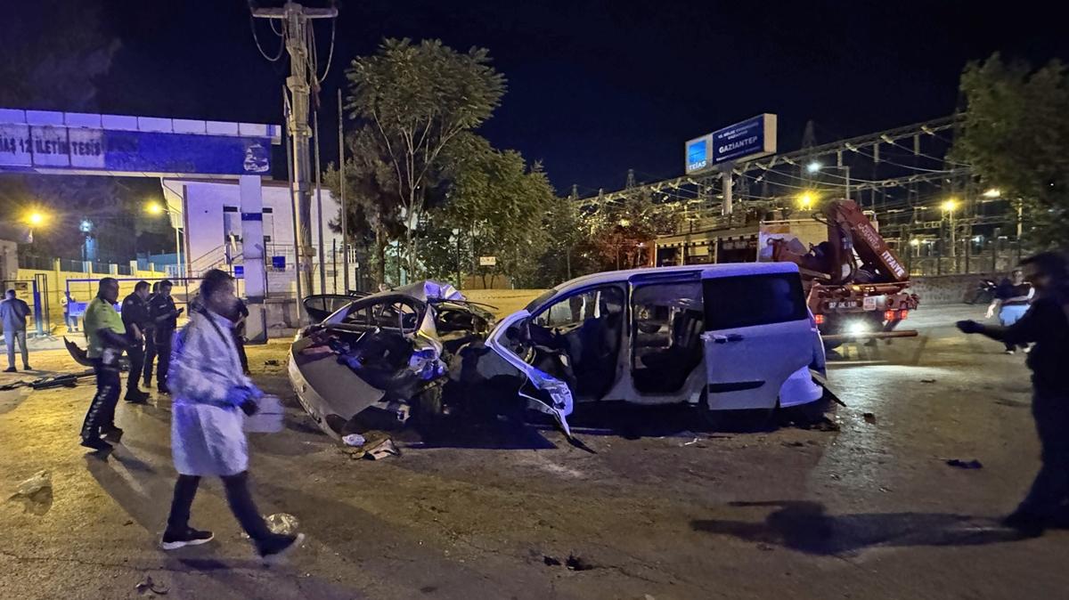 Korkunç kaza! 5 kişi arasında 2 çocuk yaşamını yitirdi.