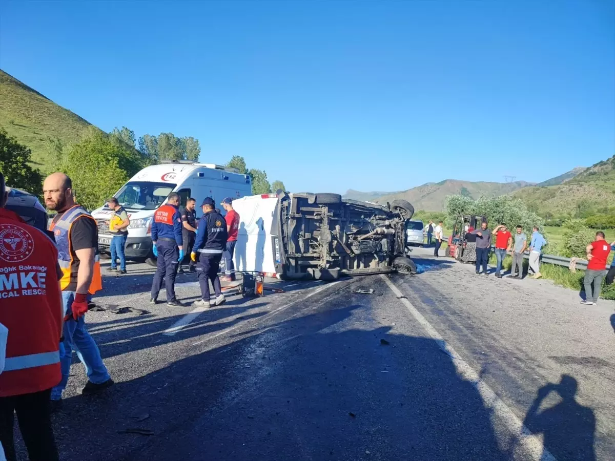 Tatvan'da Kaza: 2 Kişi Hayatını Kaybetti, 1 Kişi Yaralandı