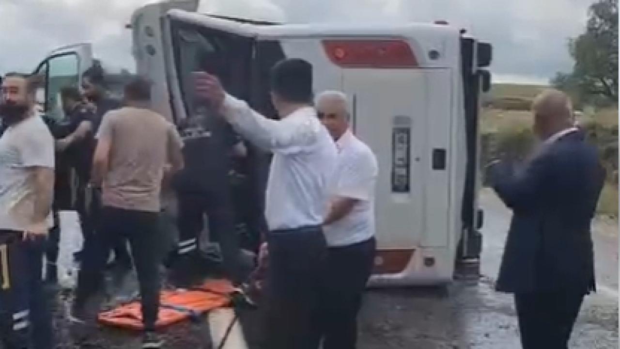 Yozgat'ta kaza: 3 kişi öldü, 19 kişi yaralandı.