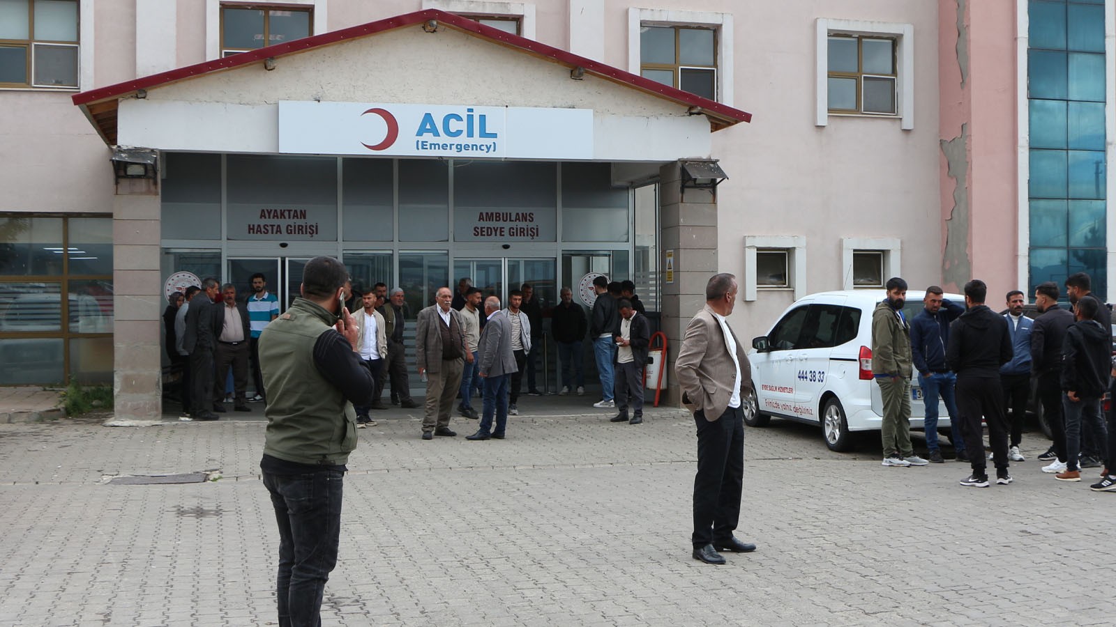 Bingöl'de kaza: hafif ticari araç ve kamyon çarpıştı, 1 kişi öldü.