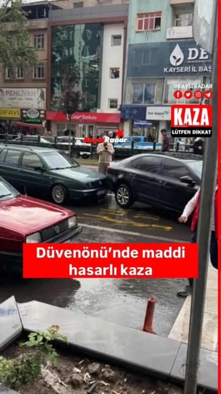 Düvenönü’nde maddi zararla sonuçlanan trafik kazası yaşandı.