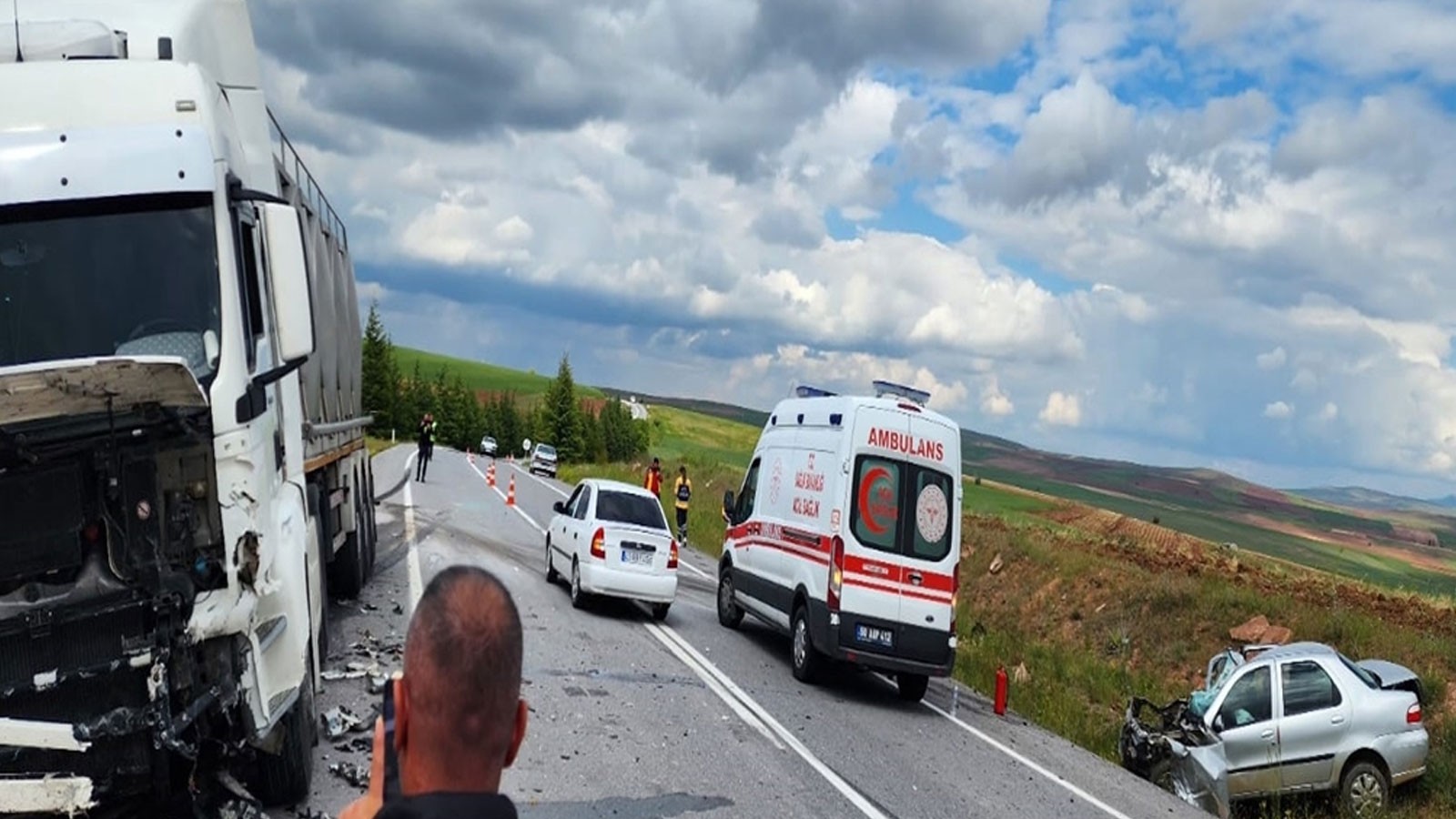 Nevşehir'de korkunç kaza: Süt tankeri ve araç çarpıştı, 2 kişi öldü.