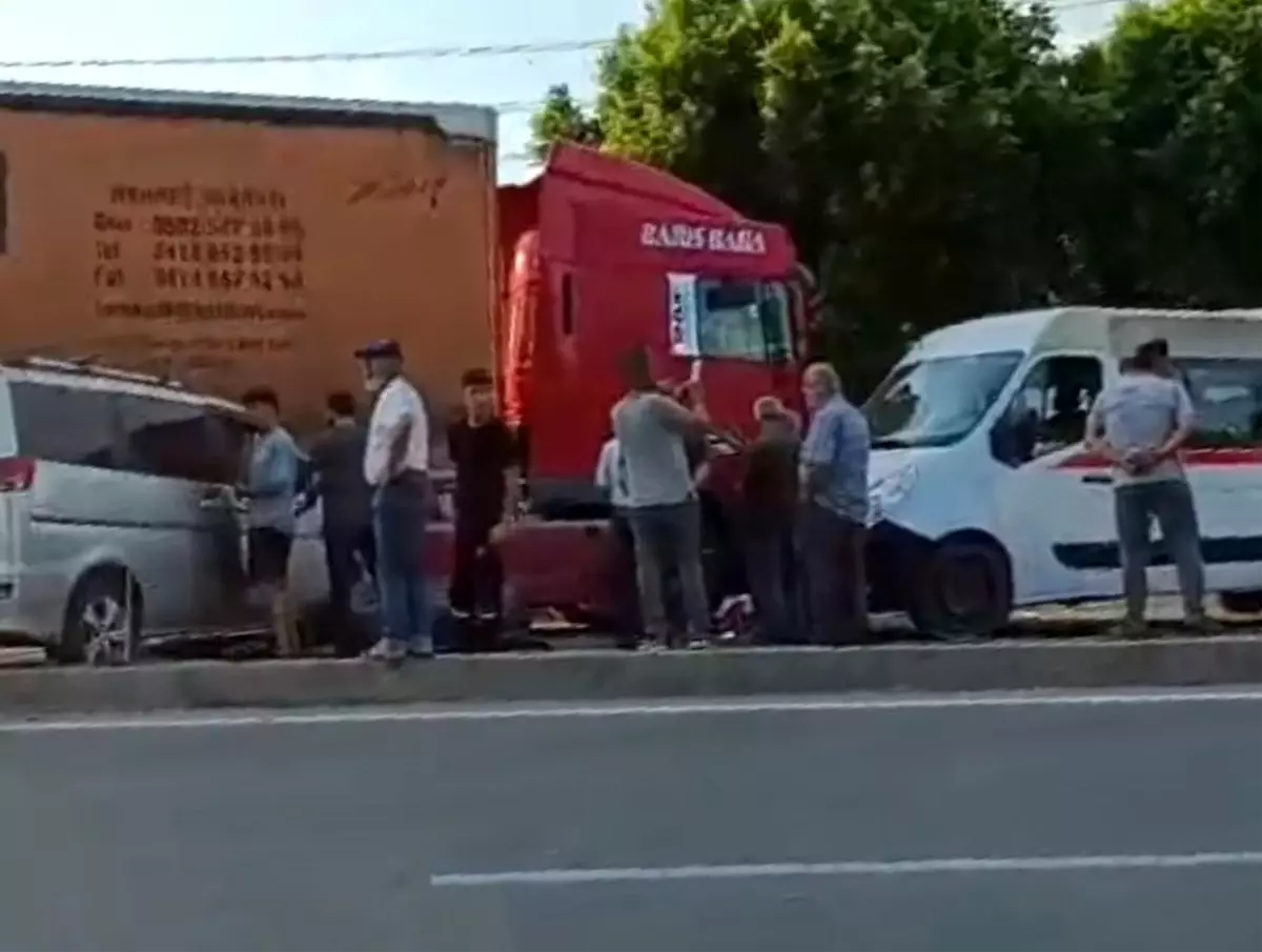 Tarsus, Mersin'de Kaza: 2 Kişi Yaralı