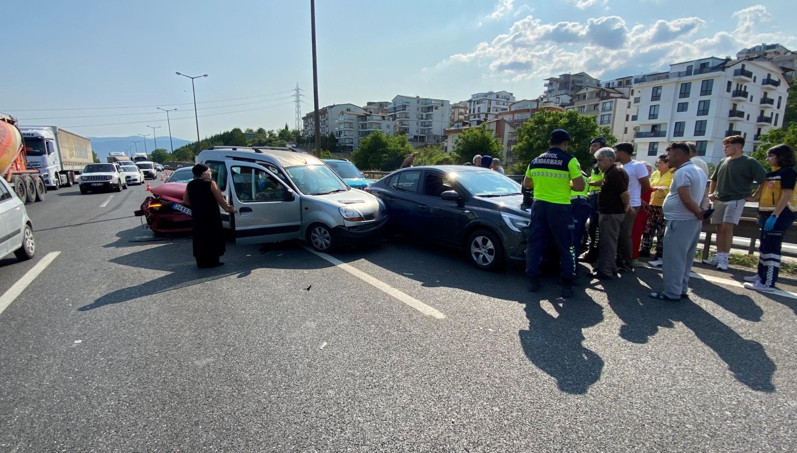 TEM yolunda 8 araç kaza yaptı, herhangi bir yaralanma olmadı