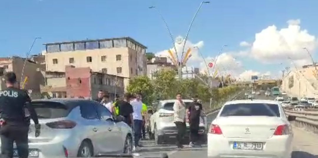 Şanlıurfa'da Zincirleme Kaza: 2 Kişi Yaralandı