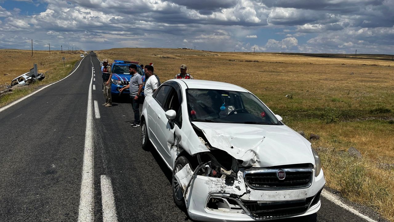 Siverek, Şanlıurfa'da Trafik Kazası: 8 Kişi Yaralı