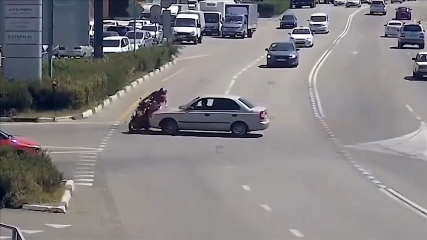 Bakan Yerlikaya, motosiklet kaza görüntüsüyle uyarı yaptı.