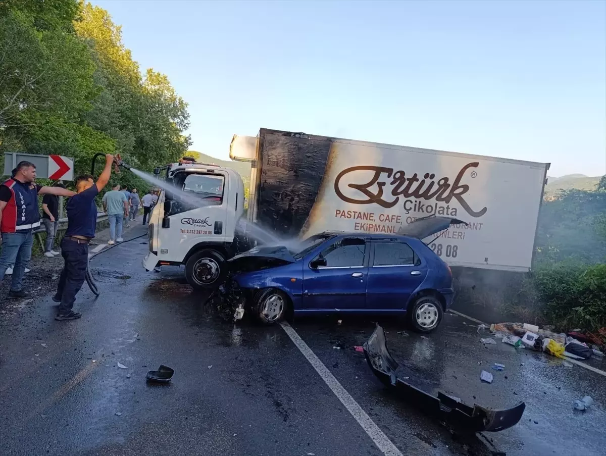 Karabük'te Zincirleme Kaza: 1 Kişi Hayatını Kaybetti, 11 Kişi Yaralandı