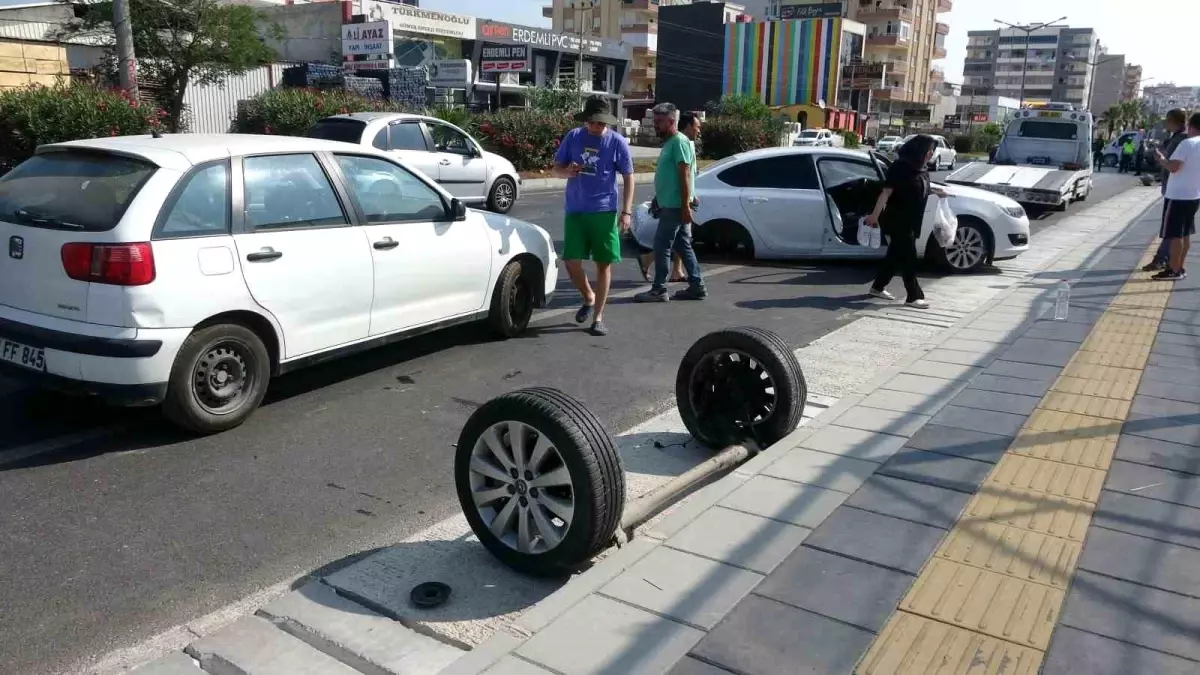 Mersin'de Trafik Kazası: Araçlar Kaza Yaptı