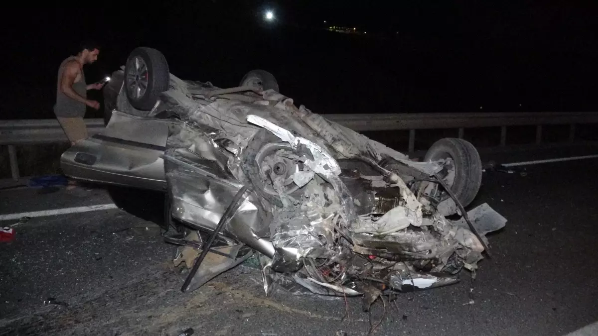 İzmir'deki Kaza: Çift Öldü, Bebek ve Diğer Sürücü Ağır Durumda