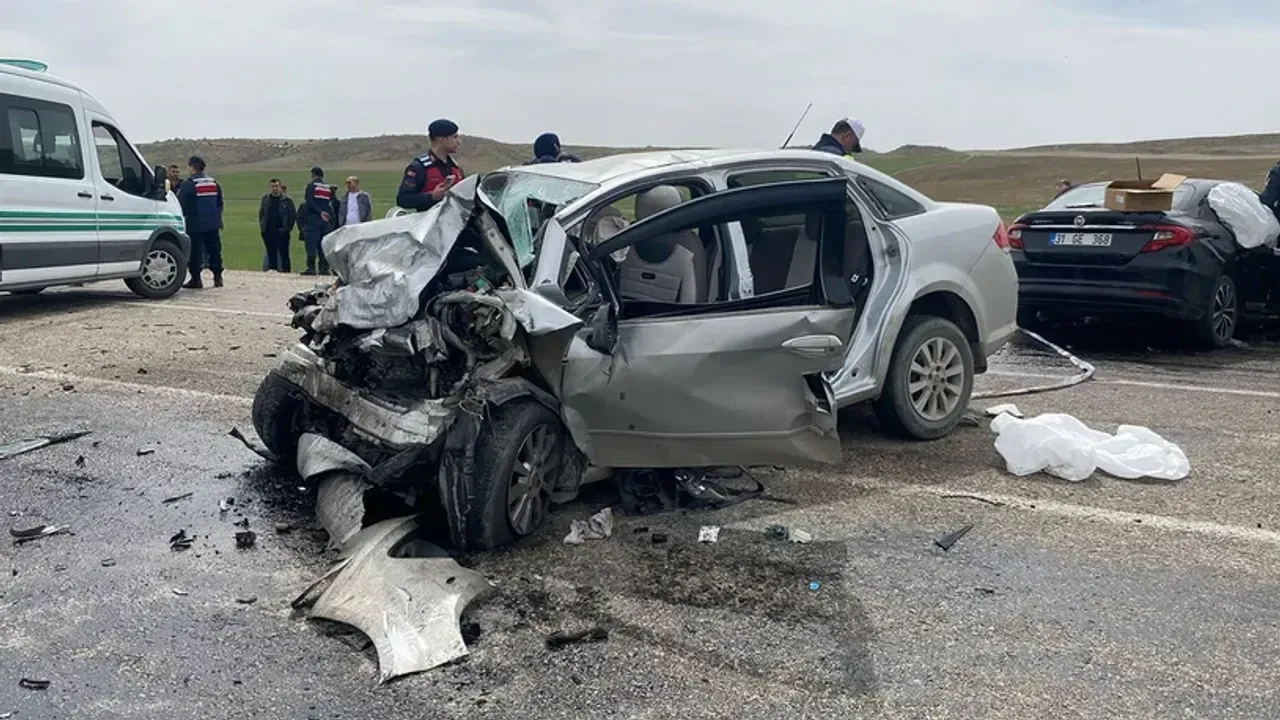 Bayramın ilk gününde yüzlerce kaza raporlandı.