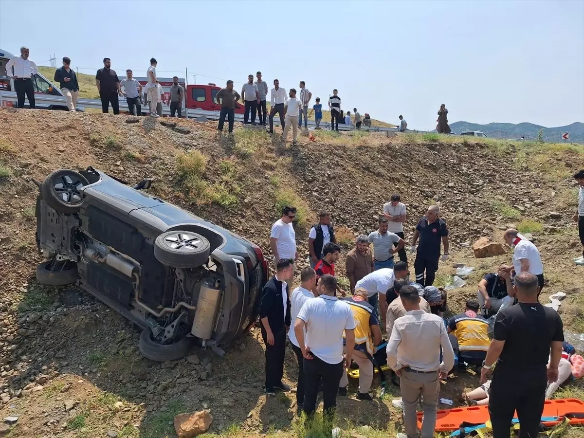 Genç, Bingöl'de kaza: 5 kişi yaralandı.