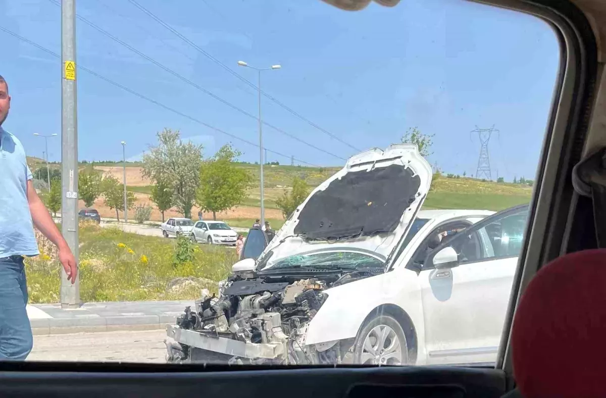 Kayseri'de Kaza: 8 Kişi Yaralandı