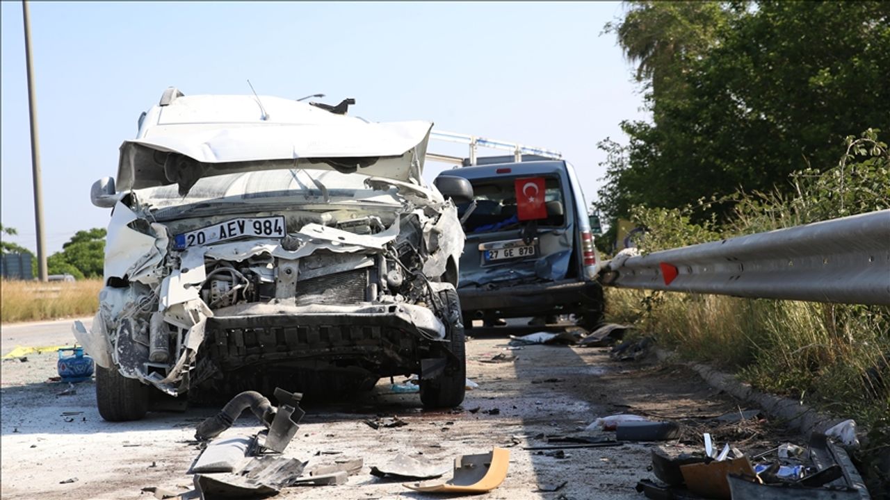 Kurban Bayramı'nın başlangıcında, 692 trafik kazasında 7 ölü var.