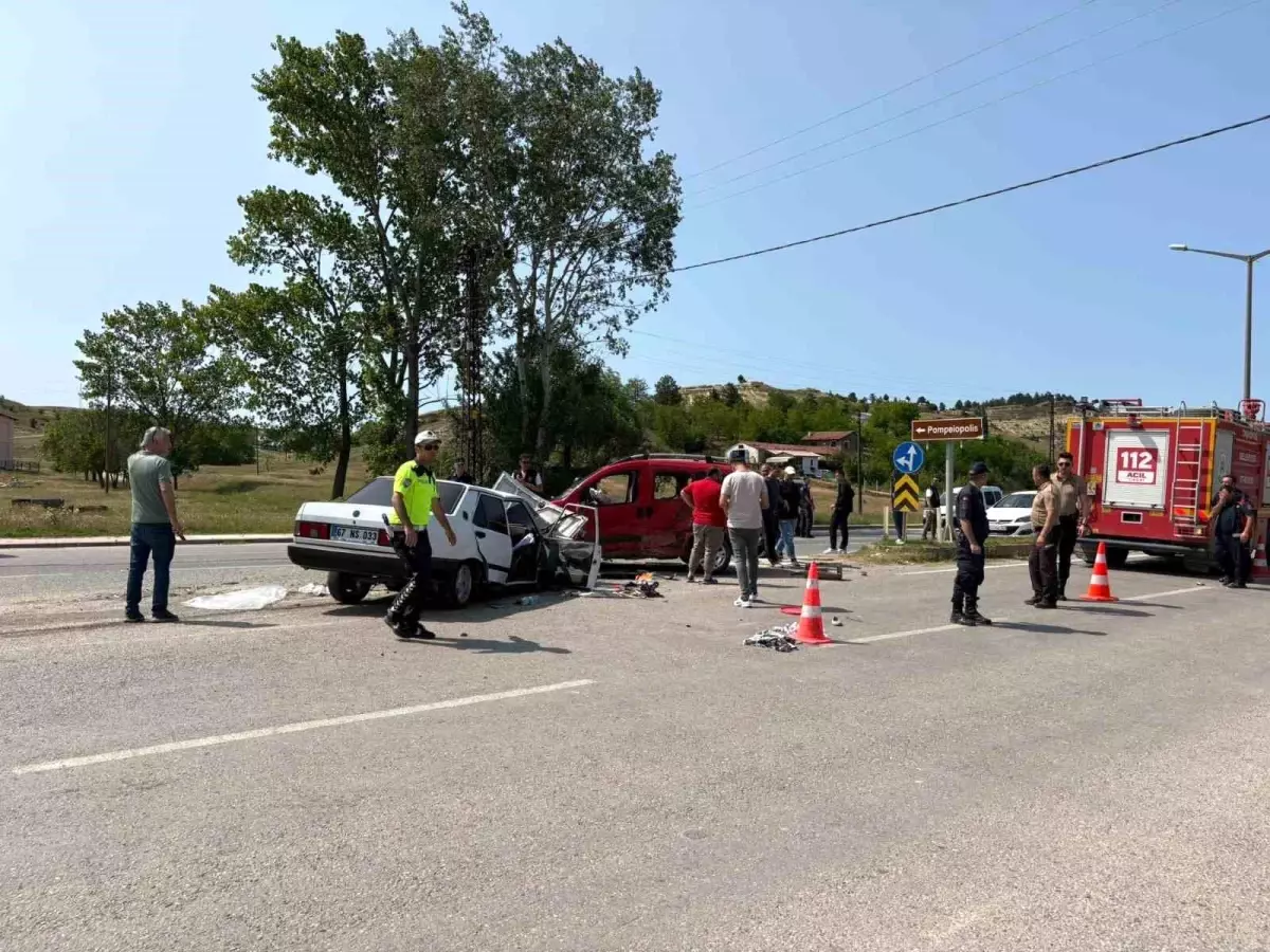 Kastamonu'da 5 kişinin yaralandığı bir trafik kazası meydana geldi.