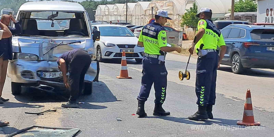 Trafik kazası sonucu 1 kişi yaralandı.