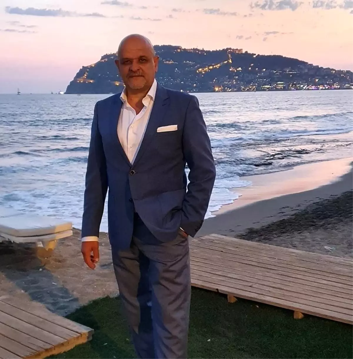 Alanya'da Araç Uçuruma Düştü: Sürücü Kaza Geçirdi