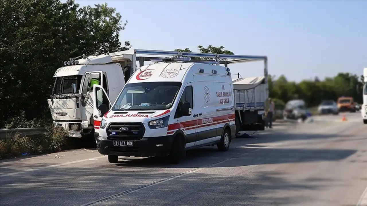 Bakan Yerlikaya'nın açıklamasına göre bayramın üçüncü gününde 722 trafik olayında 6 kişi hayatını kaybetti.