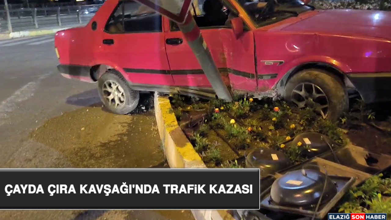 Çayda Çıra Kavşağı'nda Trafik Kazası oldu.