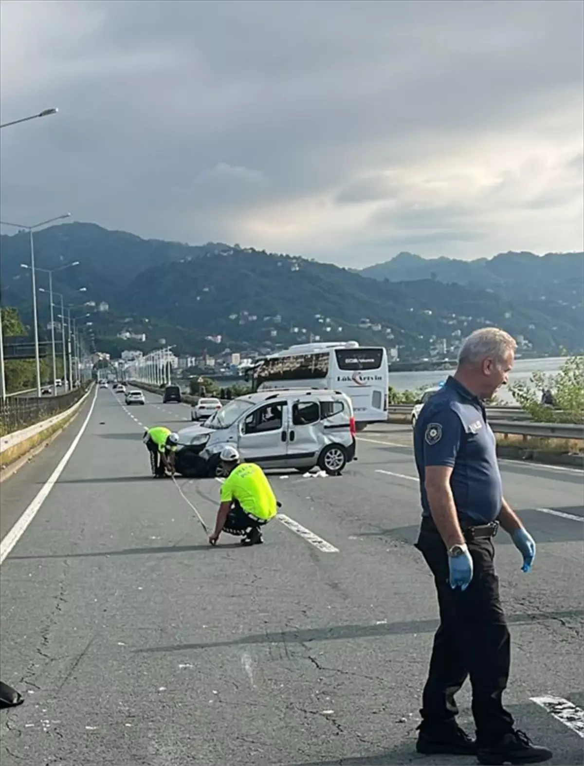 Çayeli'nde Kaza Sonucu 2 Kişi Hayatını Kaybetti, 3 Kişi Yaralandı