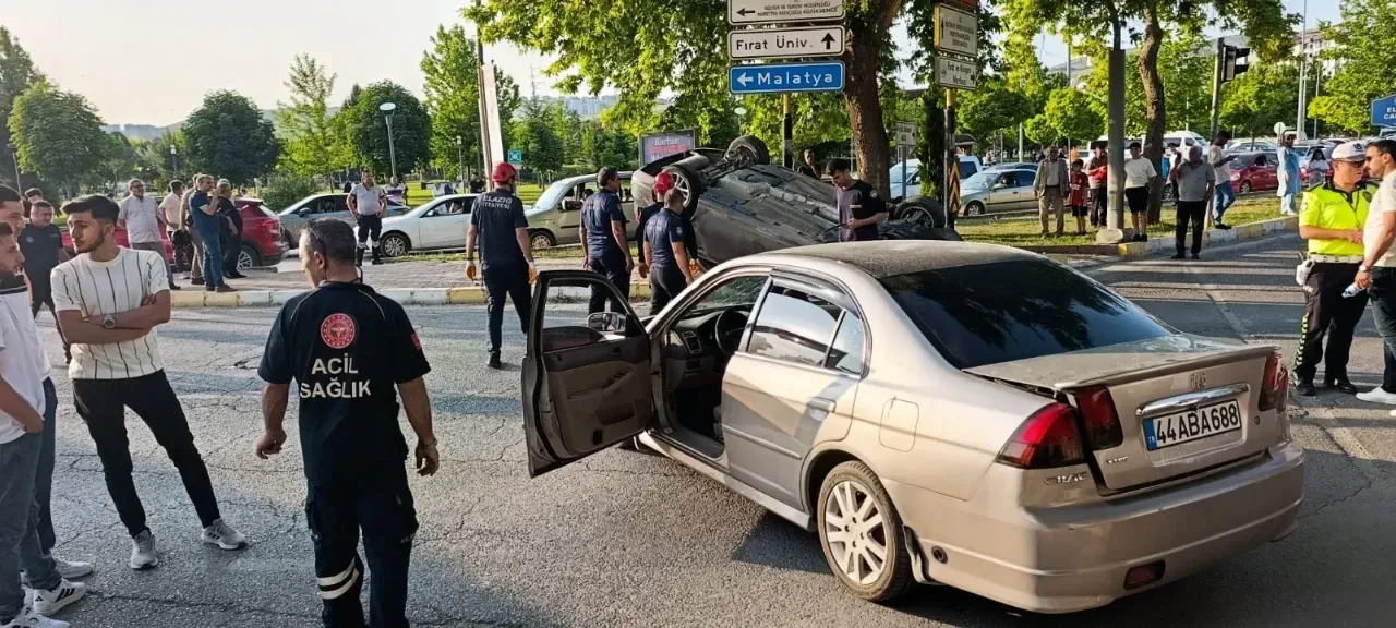 Elazığ'da meydana gelen kaza sonucunda 2 kişi yaralandı.