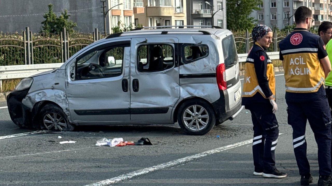 Karadeniz Sahil Yolu'nda Kaza: 2 Kişi Hayatını Kaybetti, 3 Kişi Yaralandı.