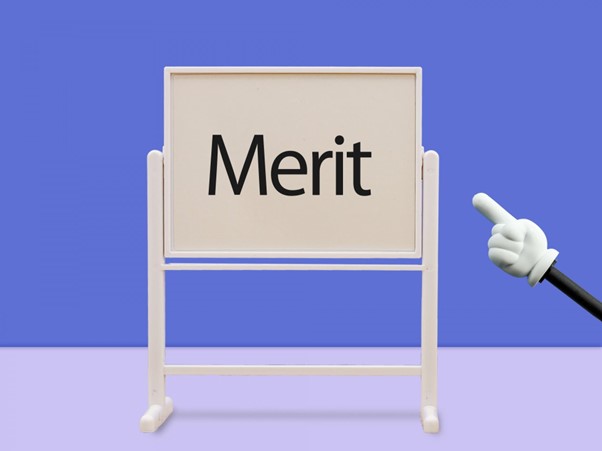Meritと書かれたホワイトボード模型