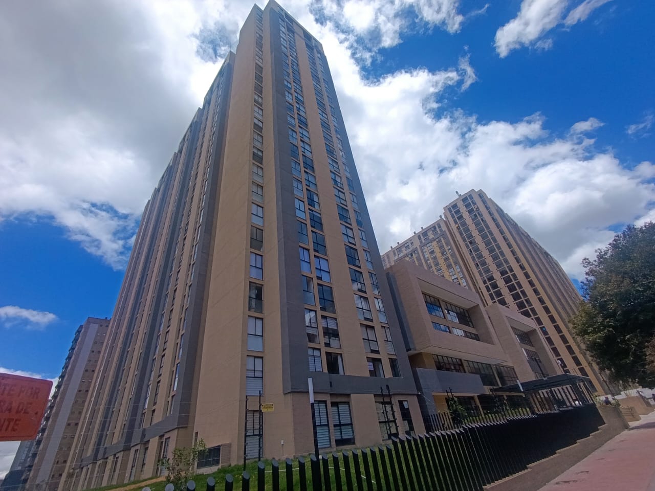 Apartamento Para Arriendo en Colina Campestre
