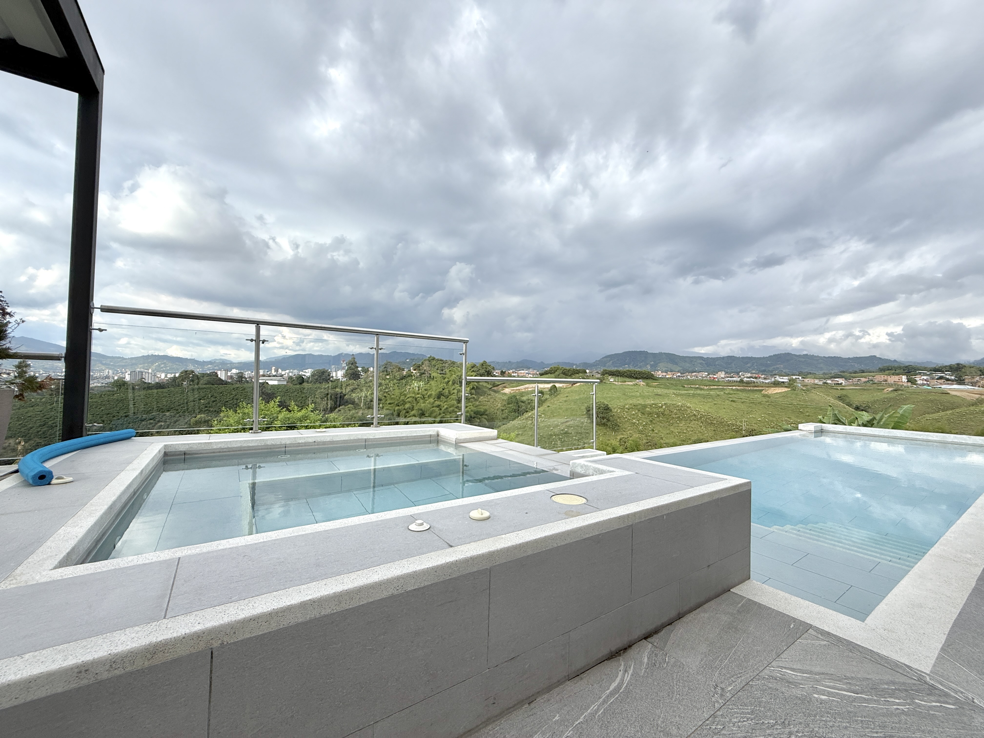 Foto de Casa campestre para Venta en Via armenia, Pereira - 279064379