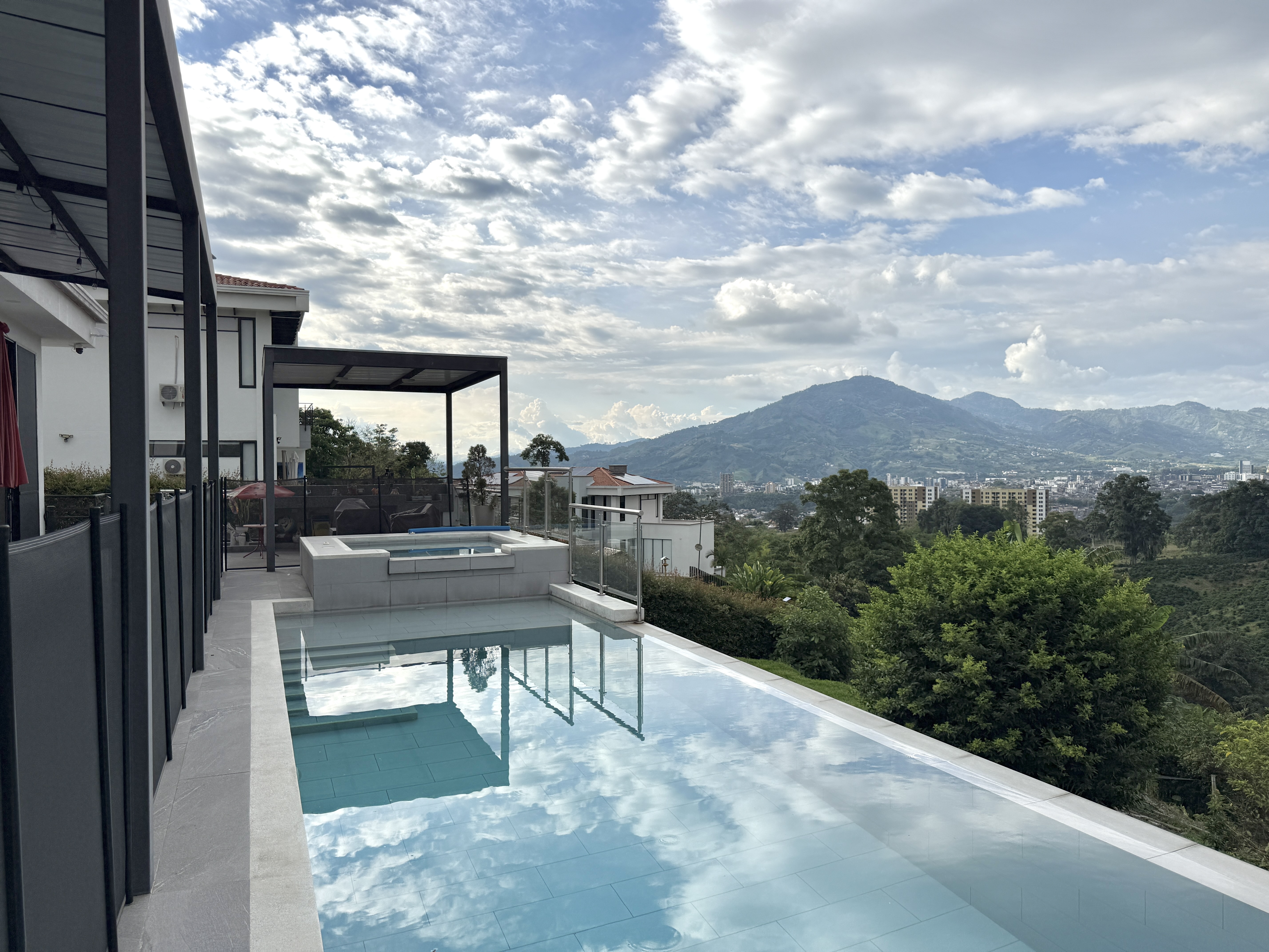 Foto de Casa campestre en Venta en Via armenia, Pereira - 2 - 279064379