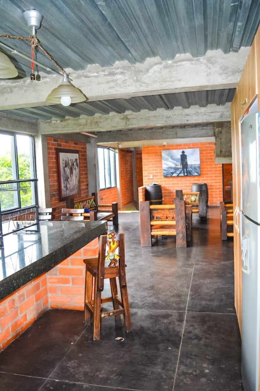 Foto de Casa campestre en Arriendo en Curasao, Palestina - 2 - 279059917