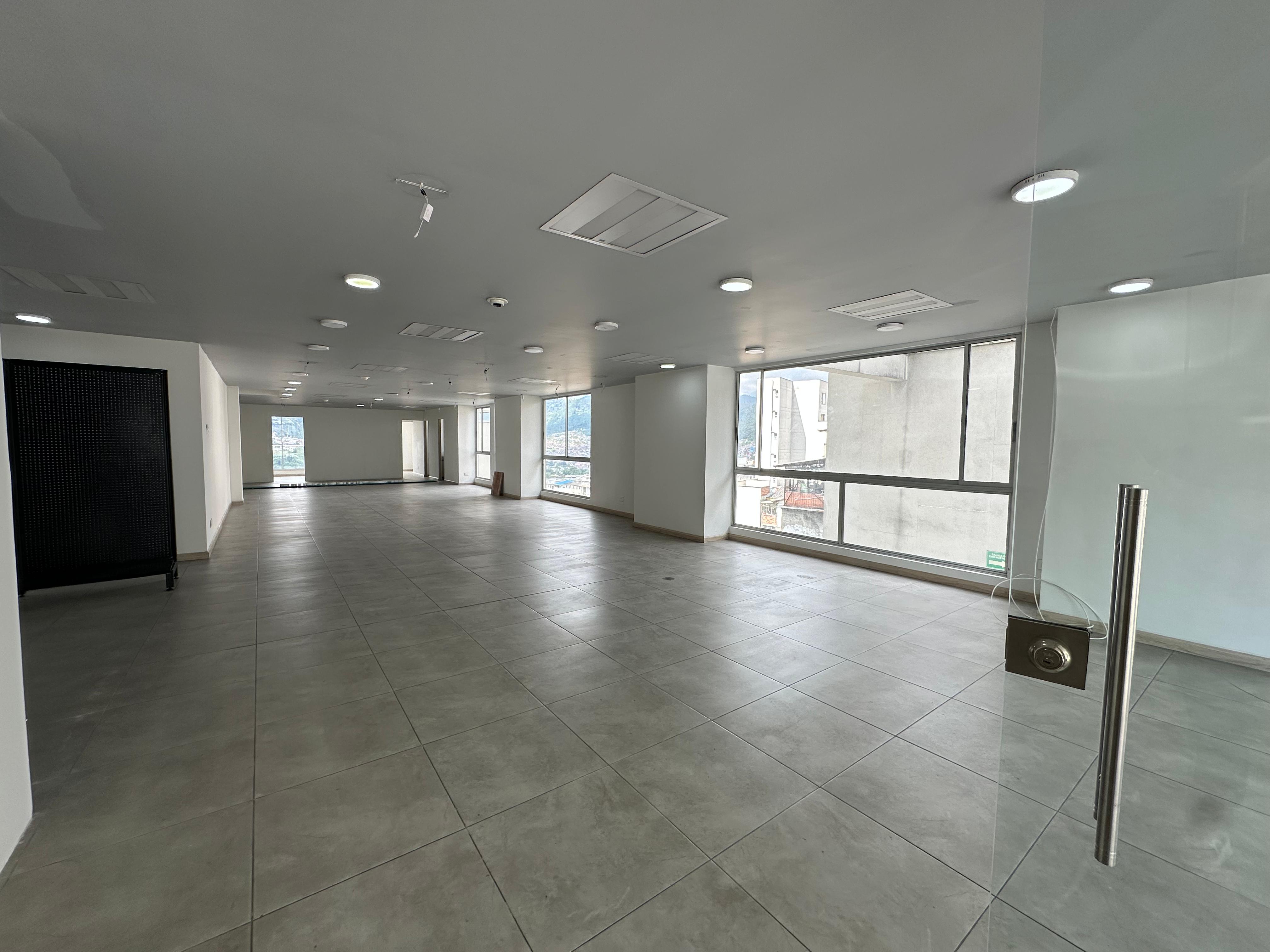 Foto de Local en Arriendo en Avenida santander , Manizales - 14 - 279064022