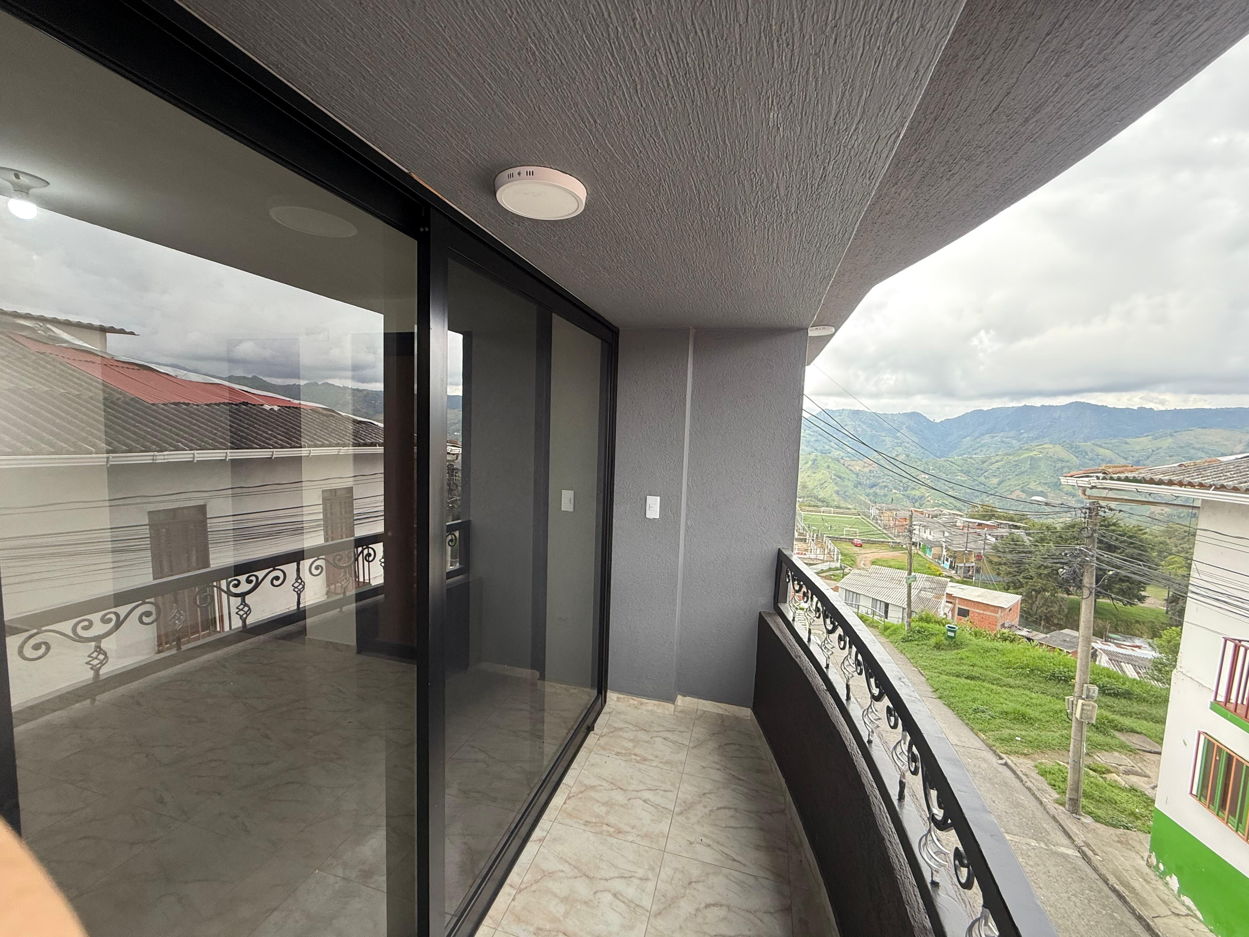 Foto de Edificio en Venta en Centro, Neira - 36 - 279063048